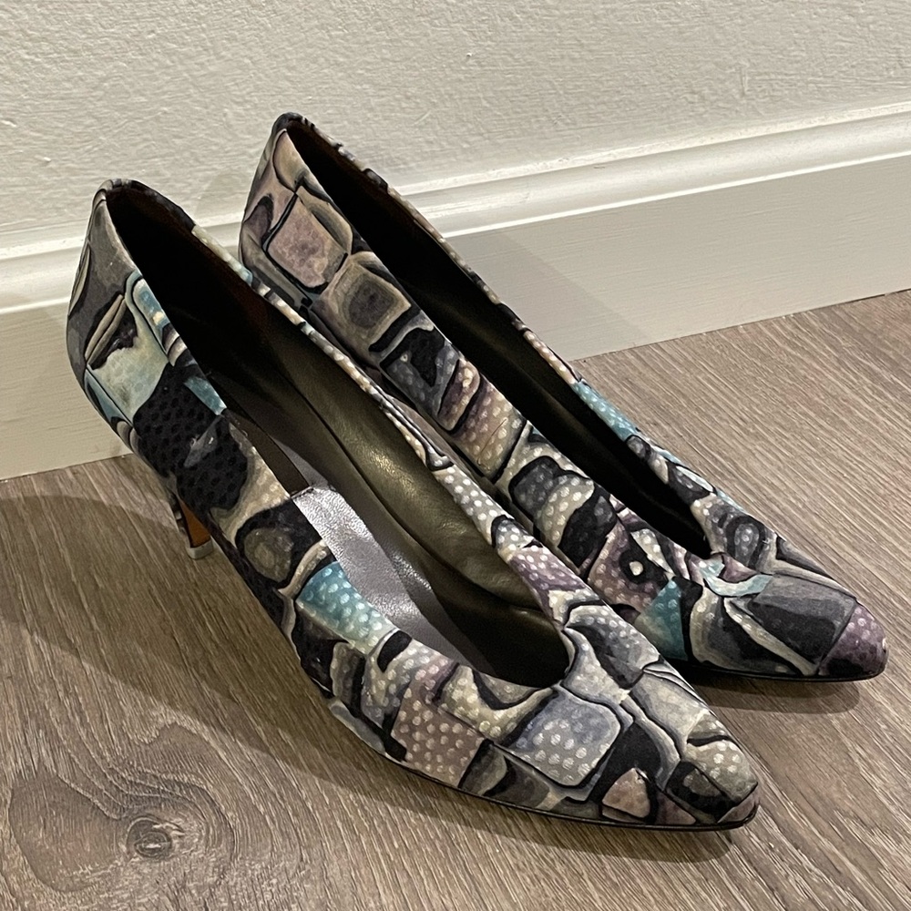 Sesto Meucci Black and Gray Heels with Artistic Design